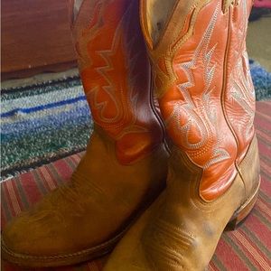 Beautiful boots ! Super comfortable